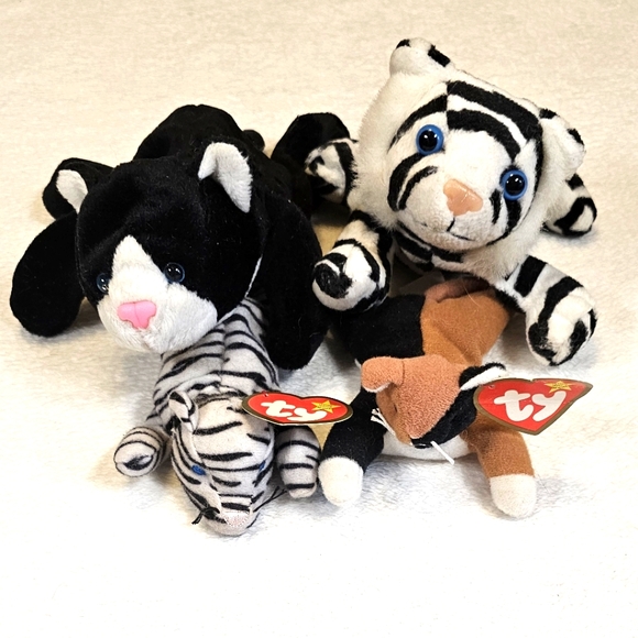 Kitty Cat Plush Bundle - Picture 1 of 13